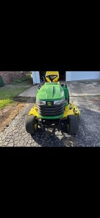 Image of John Deere X750 equipment image 4