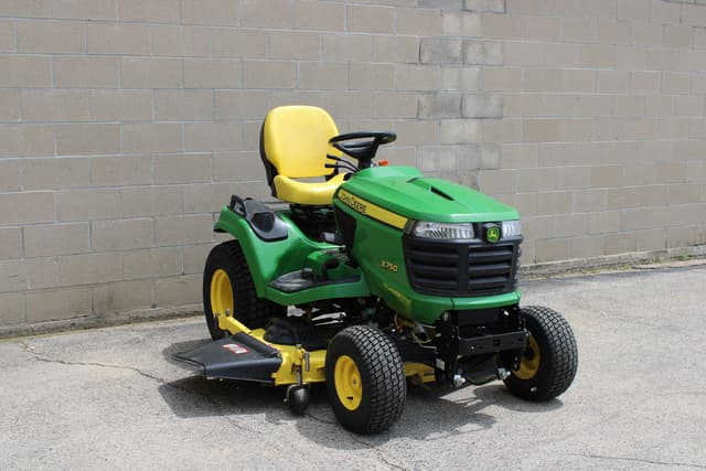 Image of John Deere X750 equipment image 3