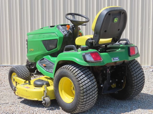Image of John Deere X750 equipment image 3