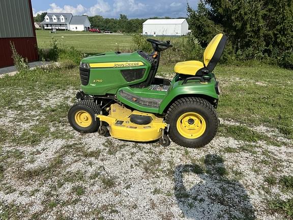 Image of John Deere X750 equipment image 1