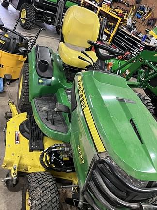 Image of John Deere X750 equipment image 3