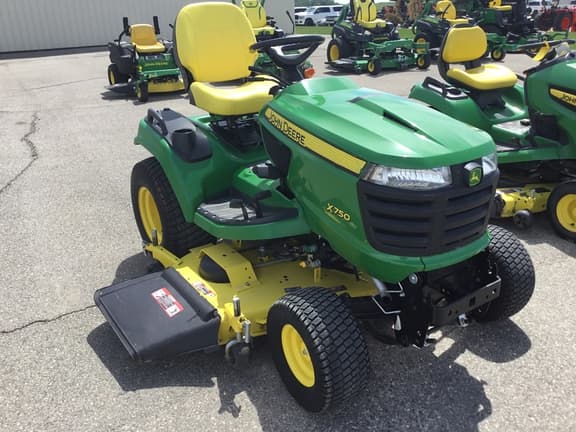 Image of John Deere X750 equipment image 1