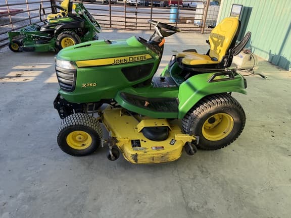 Image of John Deere X750 equipment image 1