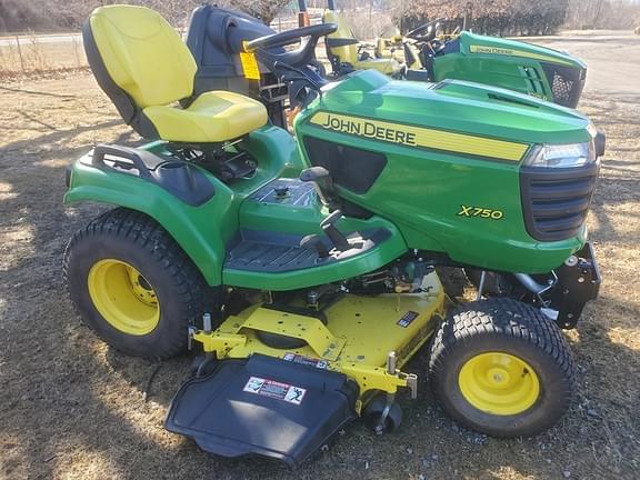 Image of John Deere X750 equipment image 2