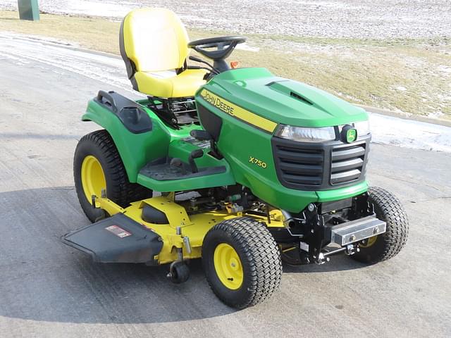 Image of John Deere X750 equipment image 2