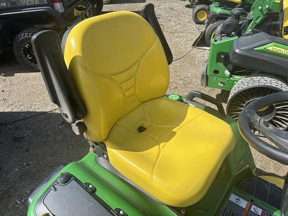Image of John Deere X750 equipment image 2