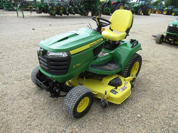 Image of John Deere X750 equipment image 3