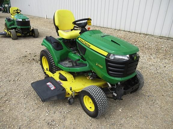 Image of John Deere X750 equipment image 2