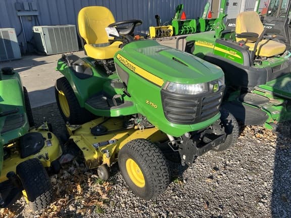 Image of John Deere X750 equipment image 1