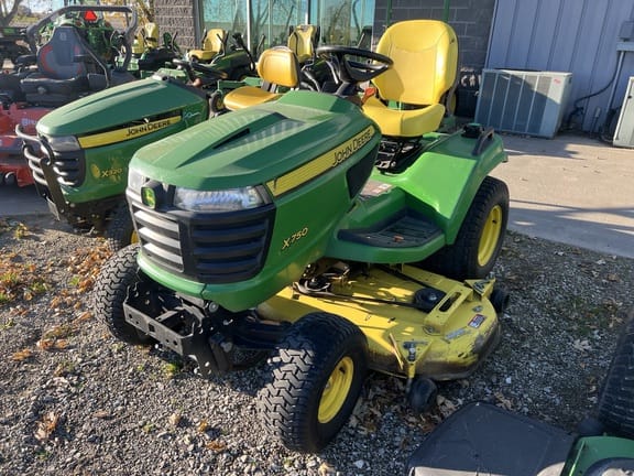 2017 John Deere X750 Equipment Image0