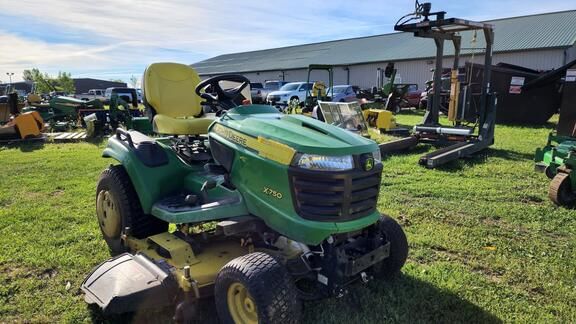 Main image John Deere X750