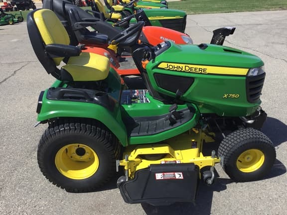 Image of John Deere X750 equipment image 2