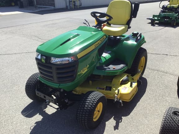Image of John Deere X750 equipment image 1