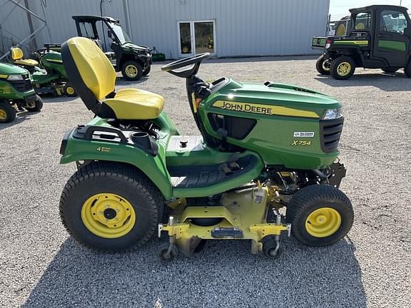 Image of John Deere X754 equipment image 2