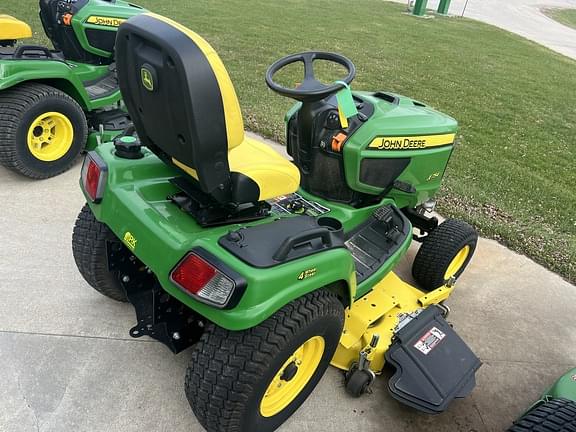 Image of John Deere X754 equipment image 4