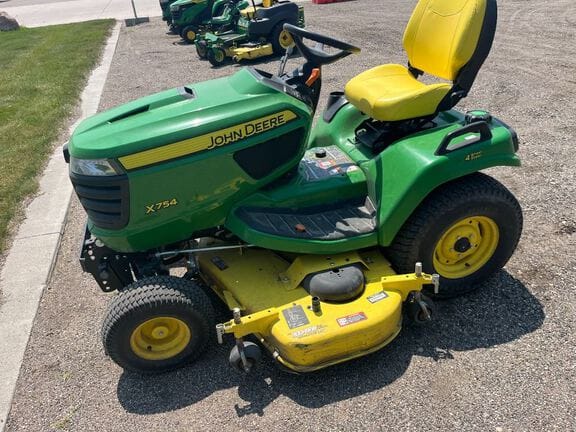 2017 John Deere X754 Equipment Image0