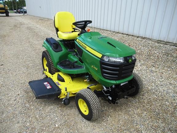 Image of John Deere X754 equipment image 3