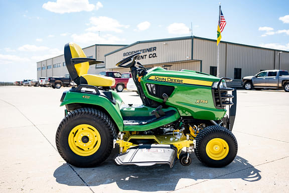 Image of John Deere X754 Primary image