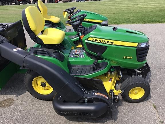 Image of John Deere X754 equipment image 2