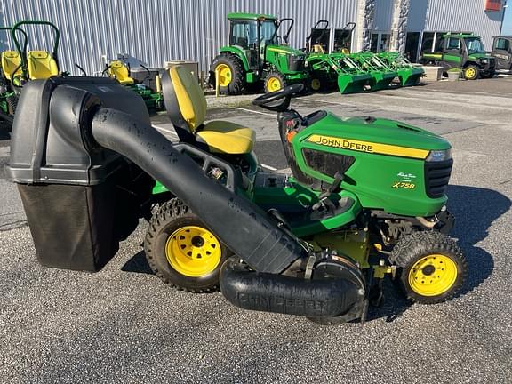 Image of John Deere X758 equipment image 1