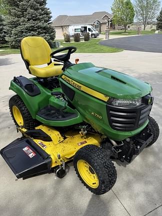 Image of John Deere X758 equipment image 1