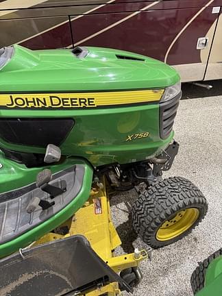Image of John Deere X758 equipment image 4