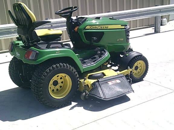 Image of John Deere X758 equipment image 2
