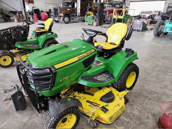 Main image John Deere X758
