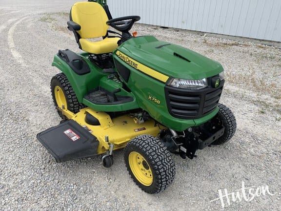 2017 John Deere X758 Equipment Image0