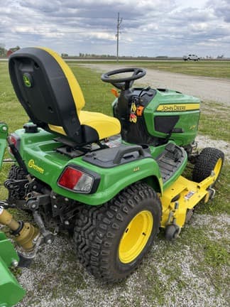 Image of John Deere X758 equipment image 3
