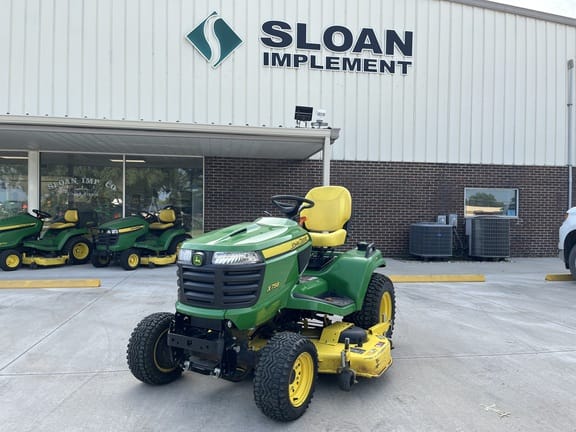 2017 John Deere X758 Equipment Image0