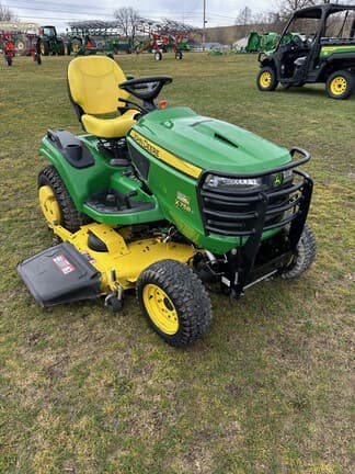Image of John Deere X758 equipment image 3