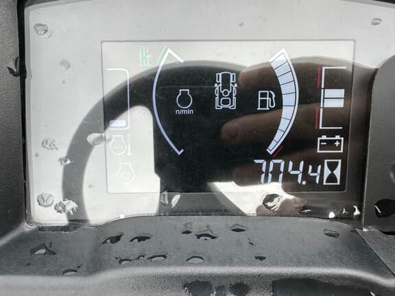 Image of John Deere X758 equipment image 4