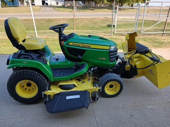 Main image John Deere X758