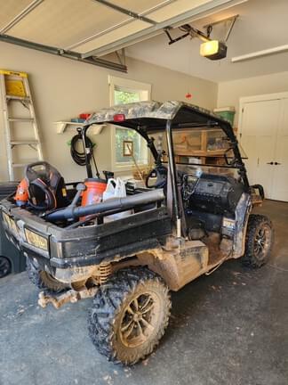 Image of John Deere XUV 590i Gator equipment image 2