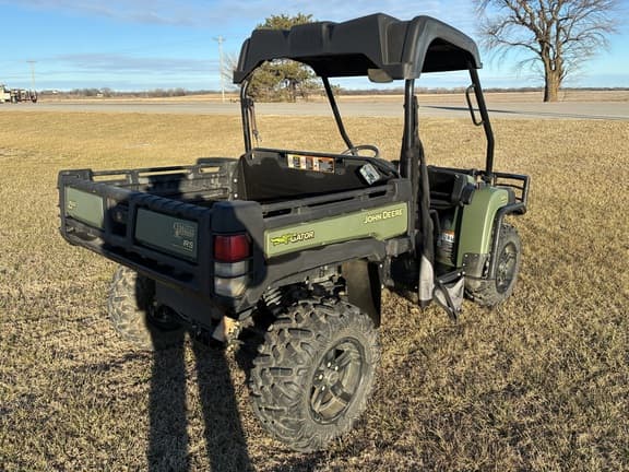 Image of John Deere Gator XUV 825i equipment image 4