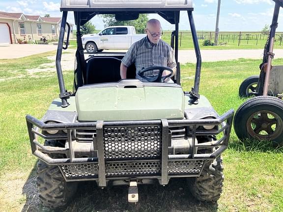 Image of John Deere Gator XUV 825i equipment image 2