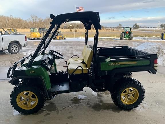 Image of John Deere Gator XUV 825i equipment image 3