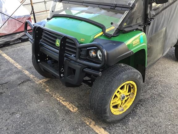 Image of John Deere Gator XUV 825i equipment image 4