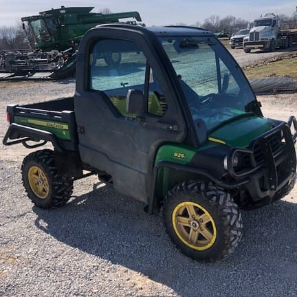 Main image John Deere Gator XUV 825i