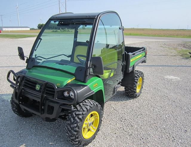 Image of John Deere Gator XUV 825i equipment image 1