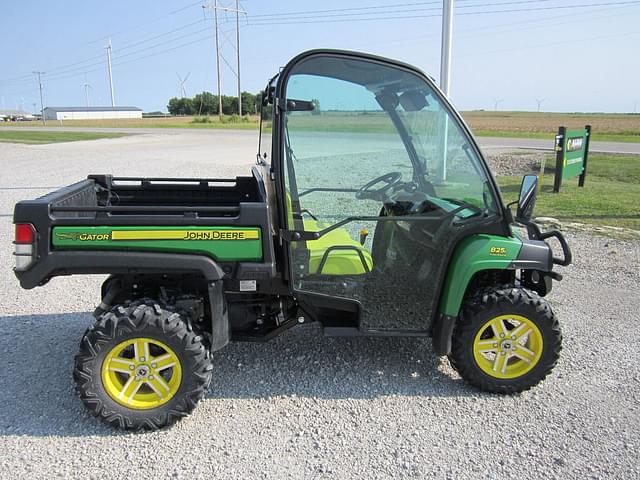 Image of John Deere Gator XUV 825i equipment image 4