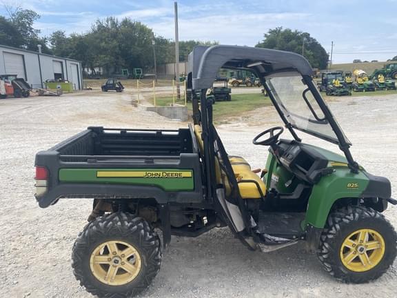 Image of John Deere Gator XUV 825i equipment image 4