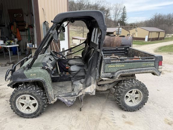 Image of John Deere Gator XUV 825i equipment image 1