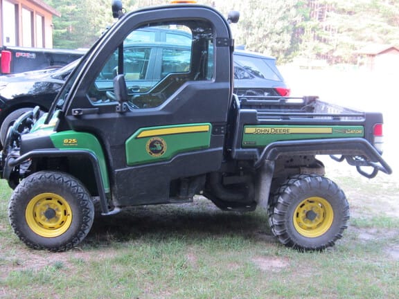 2017 John Deere Gator XUV 825i Equipment Image0