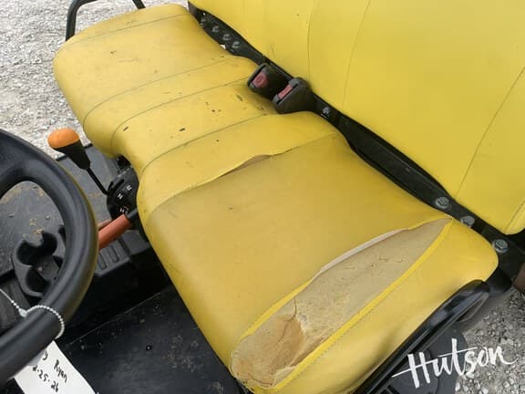 Image of John Deere Gator XUV 825i equipment image 4