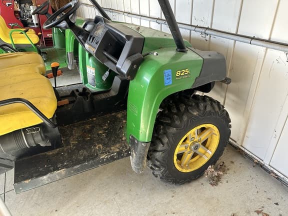 Image of John Deere Gator XUV 825i equipment image 2