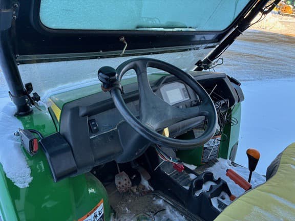 Image of John Deere Gator XUV 825i equipment image 4