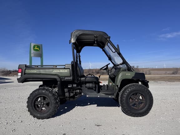 Image of John Deere Gator XUV 825i equipment image 2