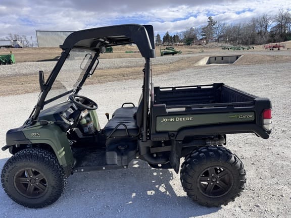 2017 John Deere Gator XUV 825i Equipment Image0